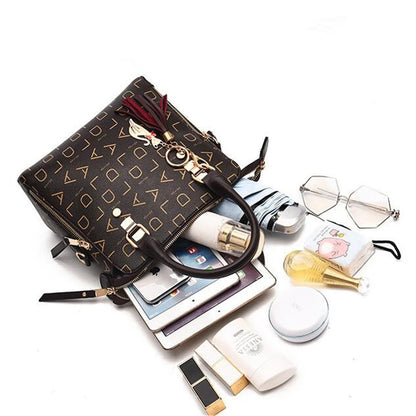 Sac à main bandoulière avec son charms chat doré Beatrice