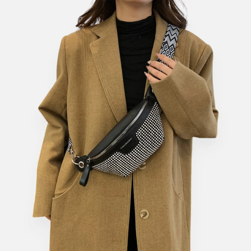 Sac banane noir à bandoulière avec strass Elina