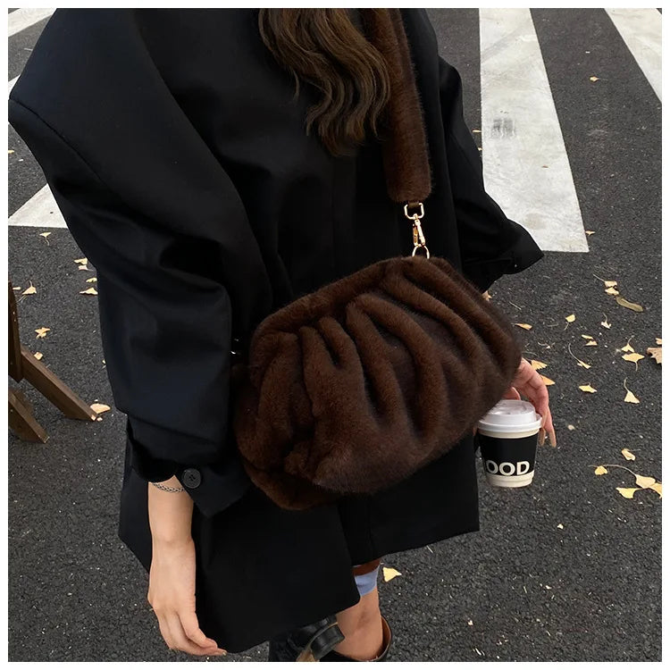 Grand Sac à main nuage en fourrure duveteuse et rétro Mila