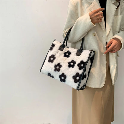 Grand sac à main cabas en fourrure à motifs au design hivernal Éléonore