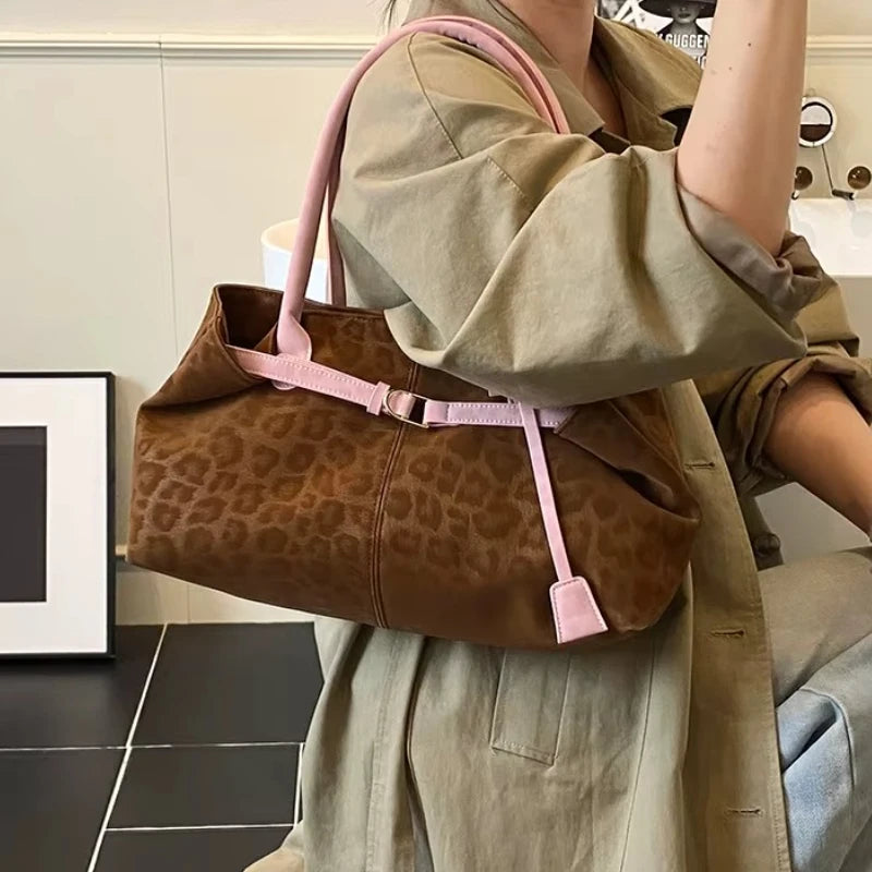 Grand sac à main bandoulière épaule motif léopard Chloé