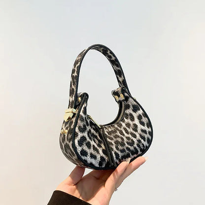 Petit sac à main bandoulière léopard au style Y2K et tendance Thaïs