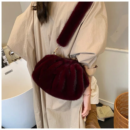 Grand Sac à main nuage en fourrure duveteuse et rétro Mila