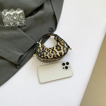Petit sac à main bandoulière léopard au style Y2K et tendance Thaïs