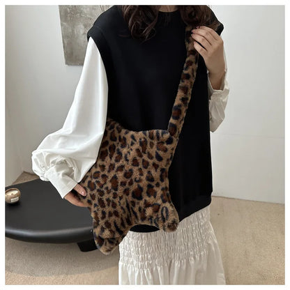 Grand sac à main cabas en peluche imprimé léopard et étoile Stella