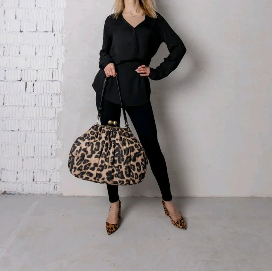 Grand sac à main bandoulière pochette vintage léopard avec fermoir rétro Sidonie