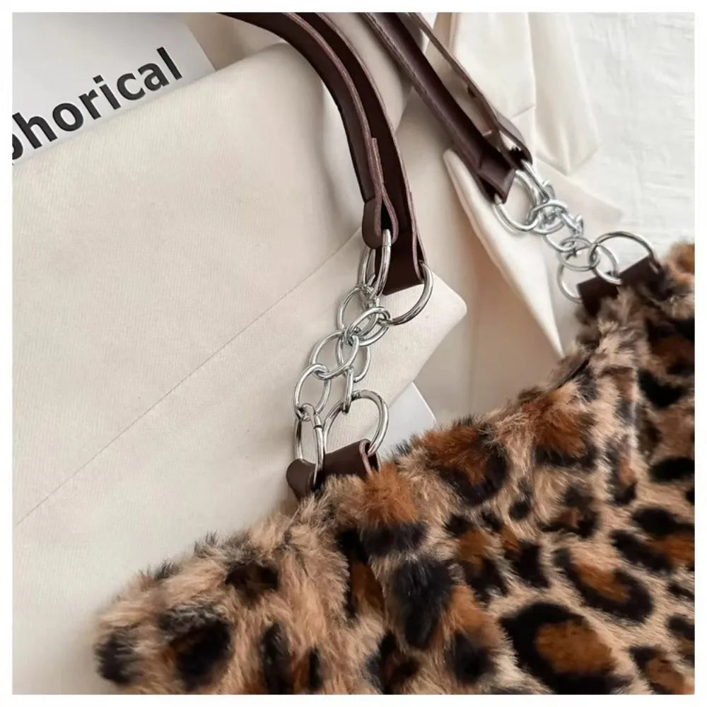 Grand sac à main cabas de cours léopard en peluche au design moderne et spacieux Inès