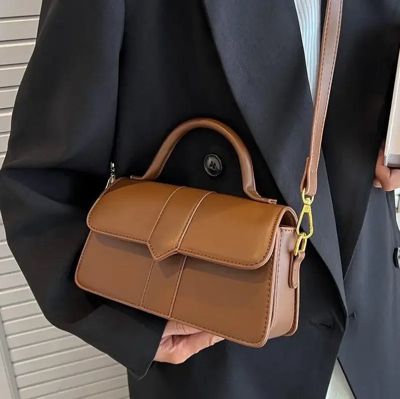 Petit sac à main bandoulière à rabat Amalia