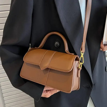 Petit sac à main bandoulière à rabat Amalia