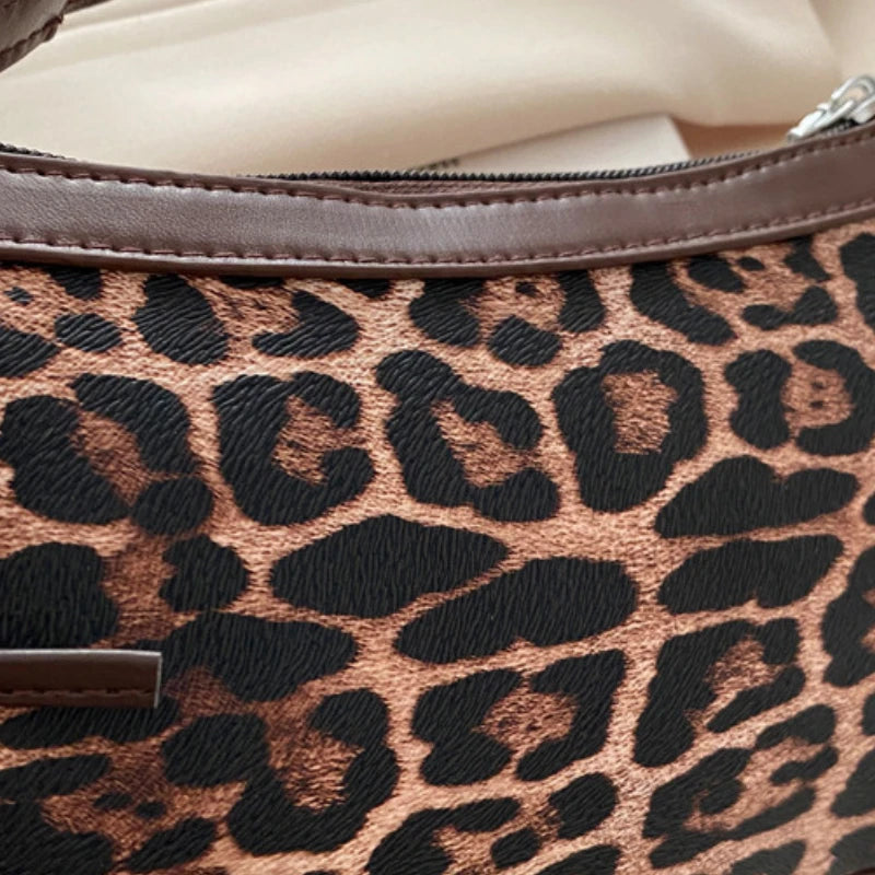 Petit sac à main bandoulière épaule rétro à double nœud et motif léopard Léa