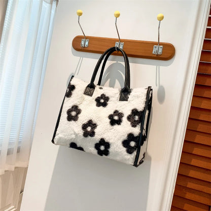 Grand sac à main cabas en fourrure à motifs au design hivernal Éléonore