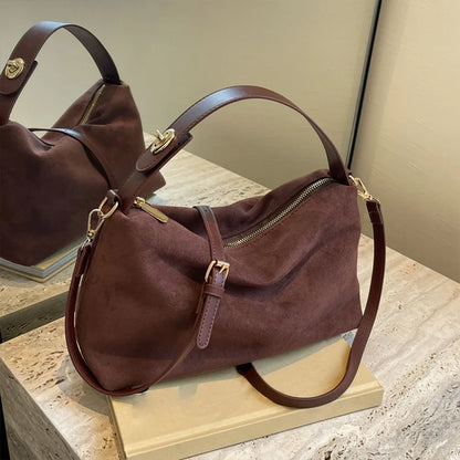 Grand Sac à main bandoulière de cours en suédine au design souple et intemporel Sarah