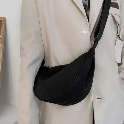 Sac à main banane demi-lune en tissu tendance Lucienne