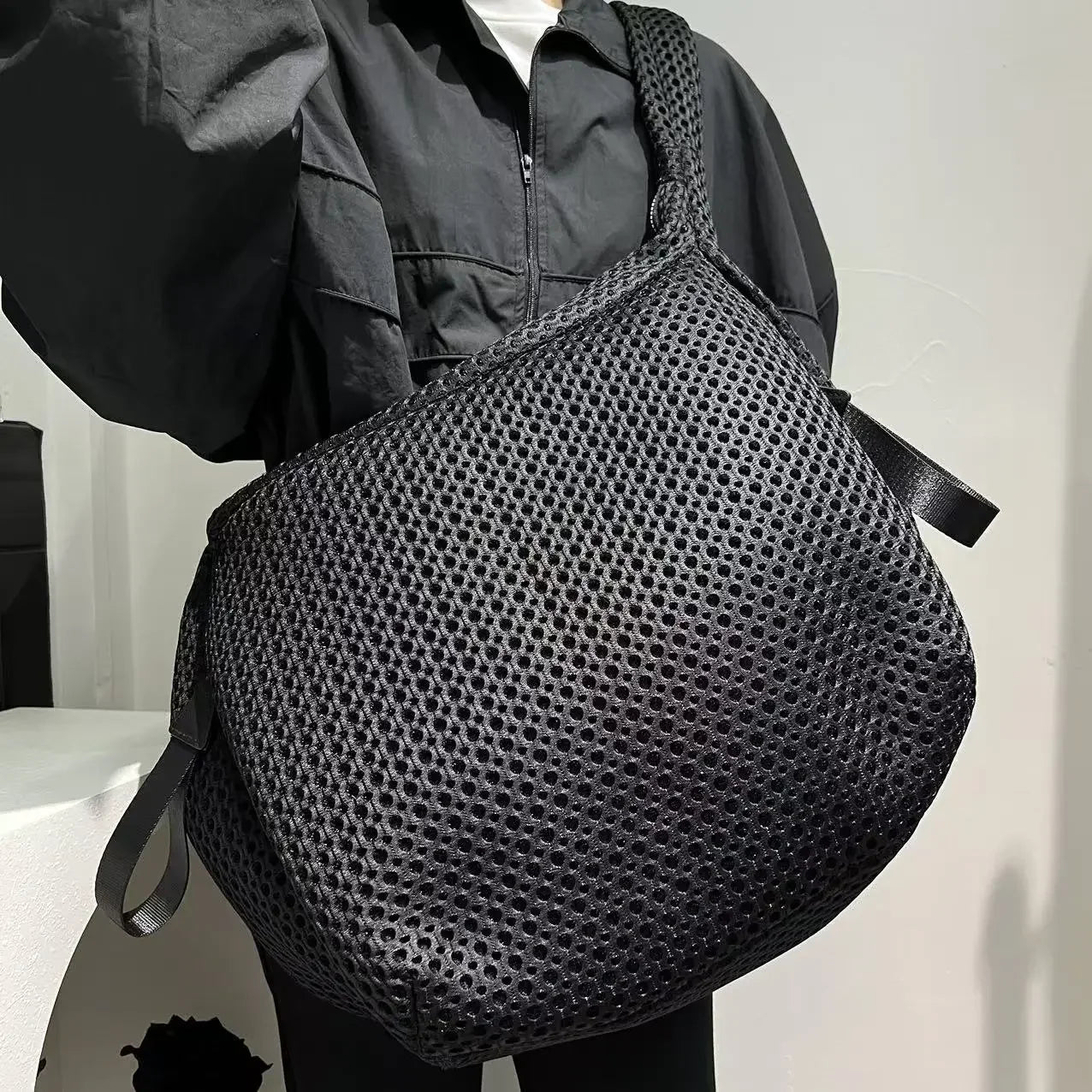 Grand sac à main cabas bandoulière de cours léger au style urbain Esmée