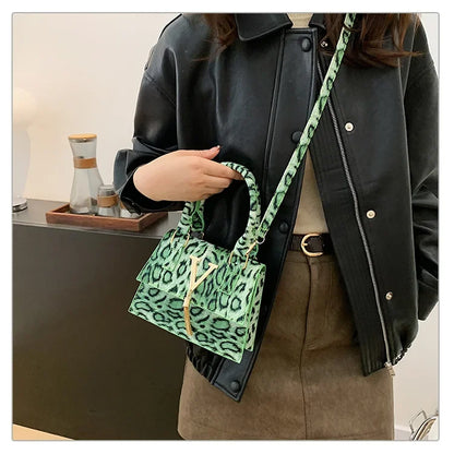 Petit sac à main bandoulière épaule structuré au style urbain et moderne Clara