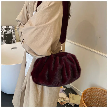 Grand Sac à main nuage en fourrure duveteuse et rétro Mila