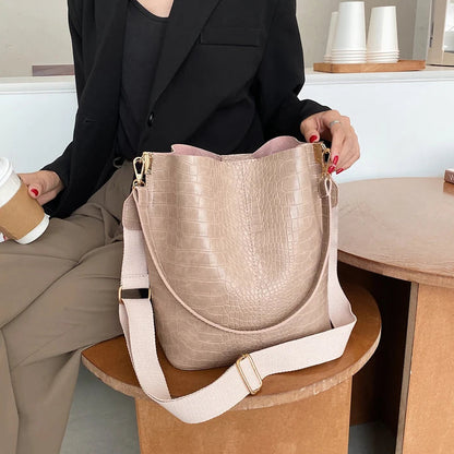 Grand sac à main de cours effet crocodile au design vintage et spacieux Manon