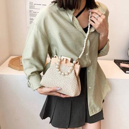 Petit sac à main en paille avec bandoulière et anses en perle Maïa