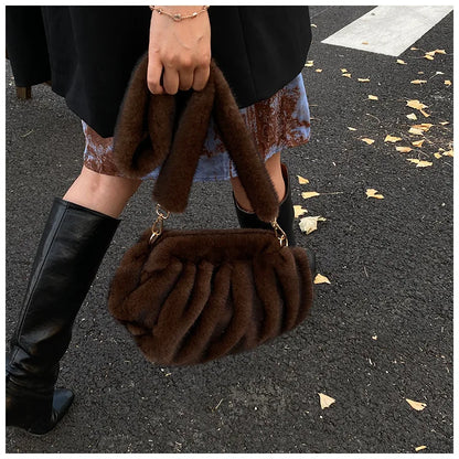 Grand Sac à main nuage en fourrure duveteuse et rétro Mila