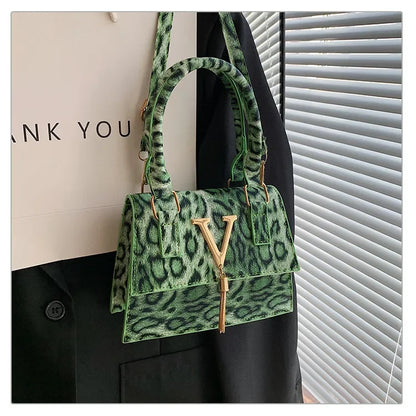 Petit sac à main bandoulière épaule structuré au style urbain et moderne Clara