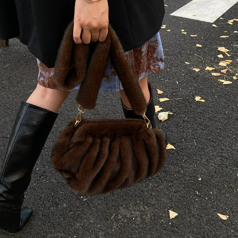 Grand Sac à main nuage en fourrure duveteuse et rétro Mila