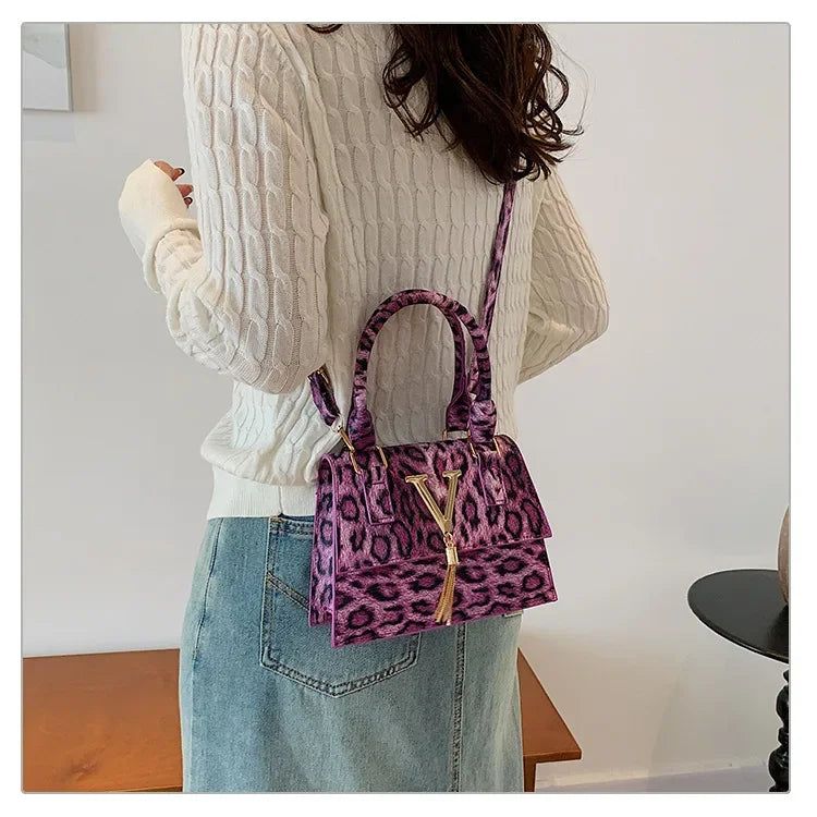 Petit sac à main bandoulière épaule structuré au style urbain et moderne Clara