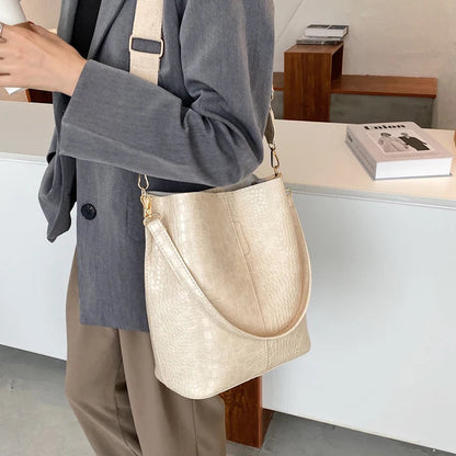 Grand sac à main de cours effet crocodile au design vintage et spacieux Manon