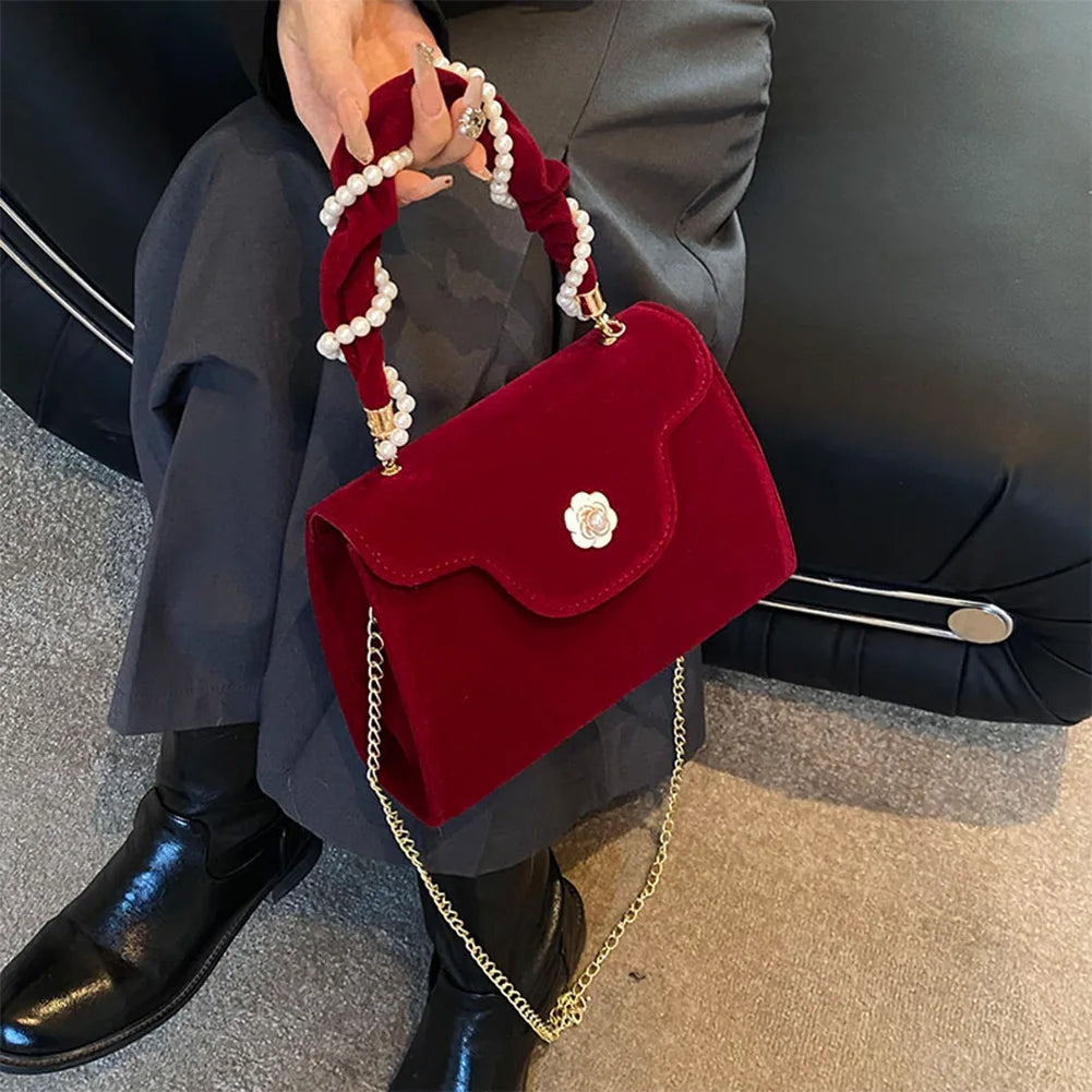 Petit sac à main vintage en velours rouge avec perles et nœud Valentina