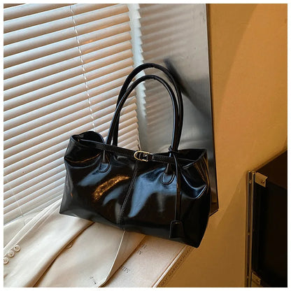 Grand sac à main cabas de cours en cuir synthétique huilé au design vintage et spacieux Sofia