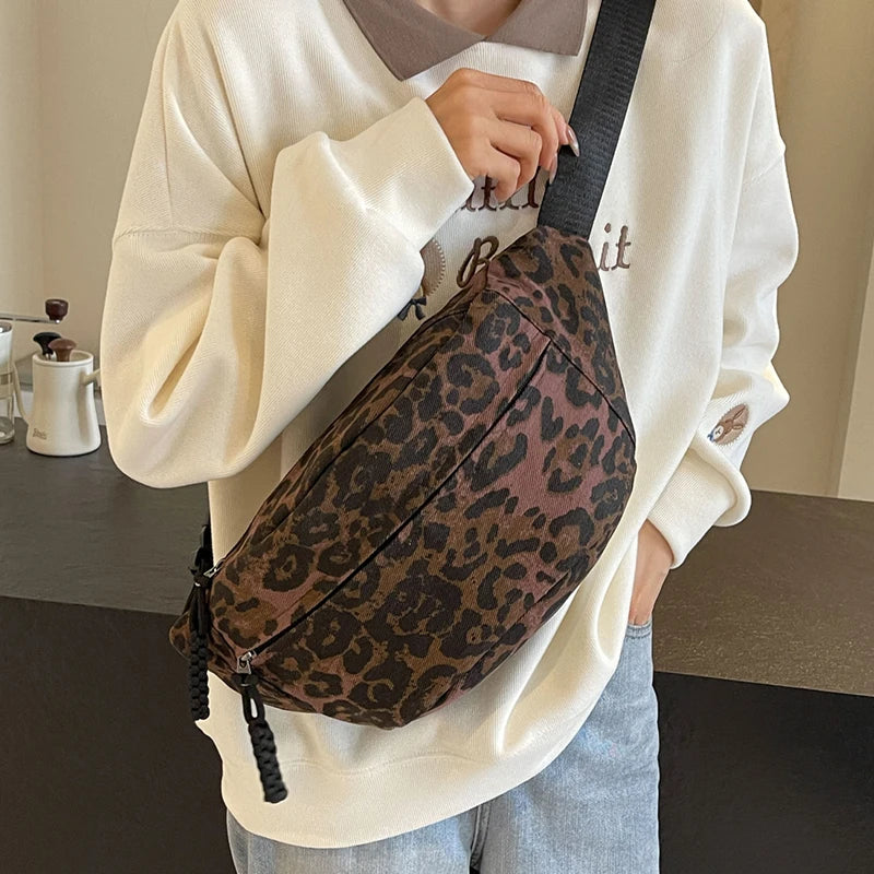 Sac banane vintage en toile léopard avec bandoulière réglable Cyrielle