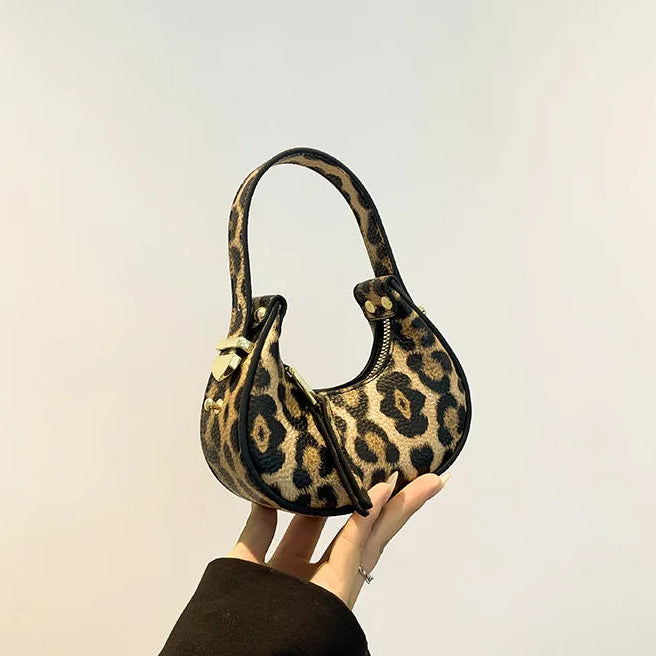 Petit sac à main bandoulière léopard au style Y2K et tendance Thaïs
