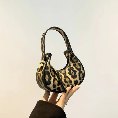 Petit sac à main bandoulière léopard au style Y2K et tendance Thaïs