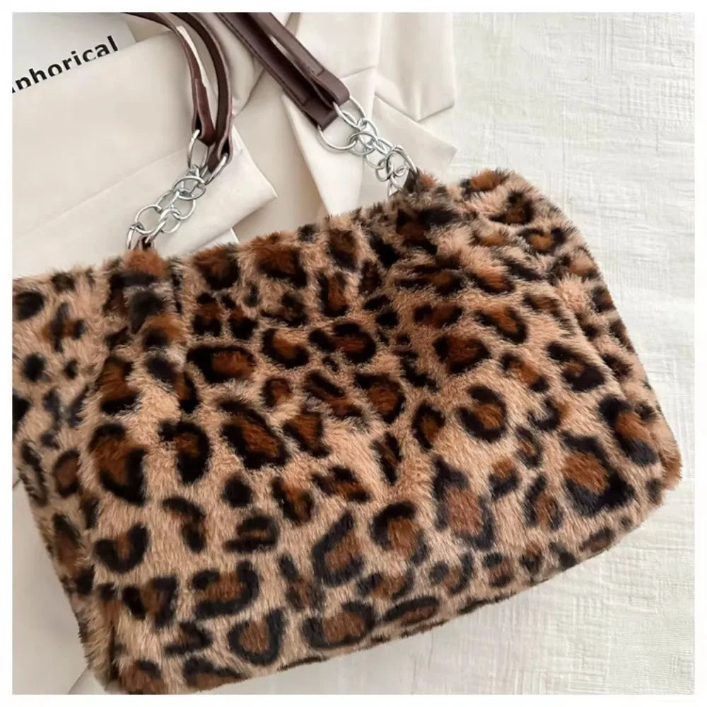 Grand sac à main cabas de cours léopard en peluche au design moderne et spacieux Inès