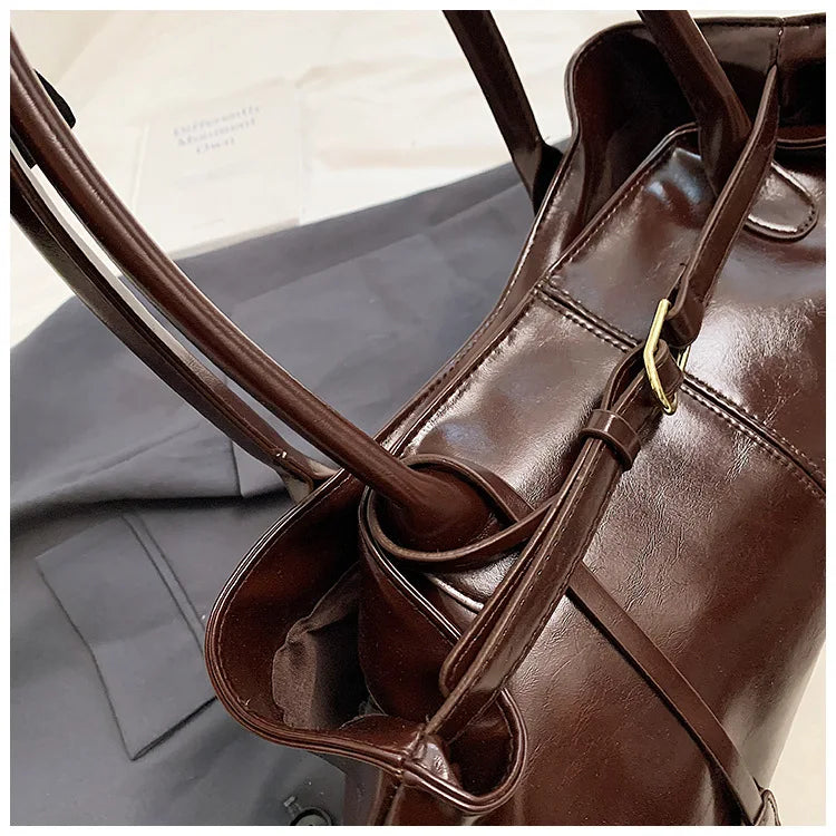 Grand sac à main cabas de cours en cuir synthétique huilé au design vintage et spacieux Sofia
