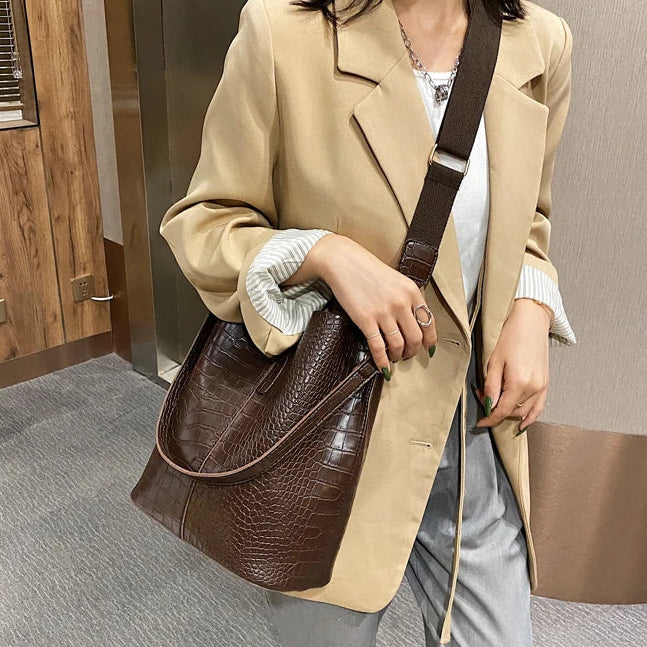 Grand sac à main de cours effet crocodile au design vintage et spacieux Manon