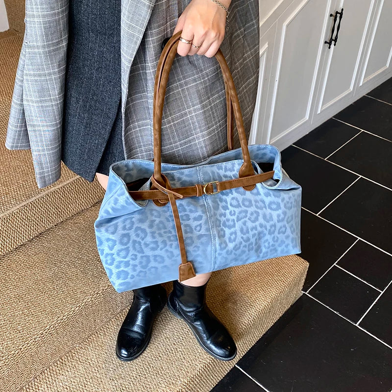 Grand sac à main bandoulière épaule motif léopard Chloé