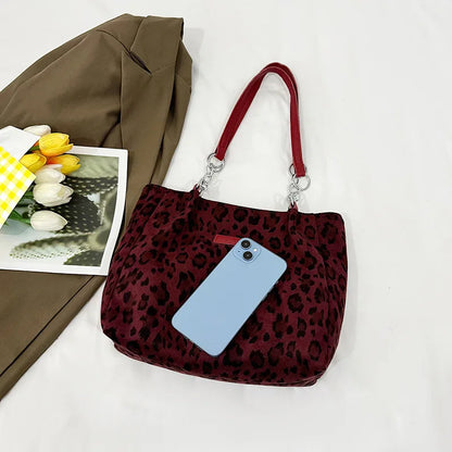 Grand sac à main cabas léopard au design rétro et finitions brodées Sonia