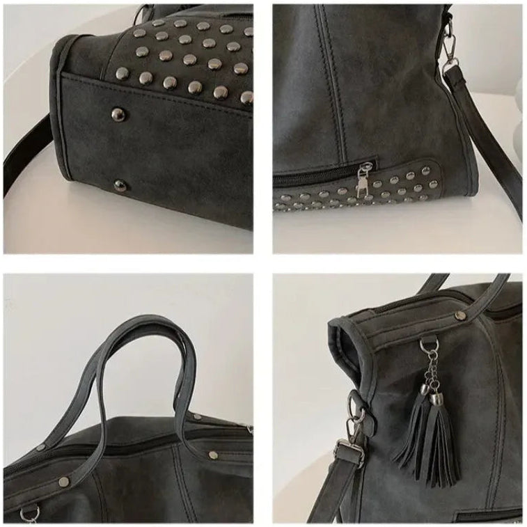 Grand sac à main bandoulière avec dessous clouté et charms pompon Giulia