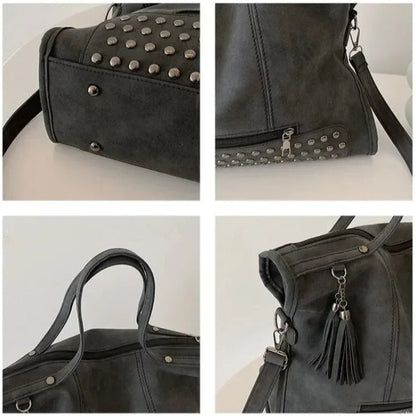 Grand sac à main bandoulière avec dessous clouté et charms pompon Giulia