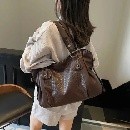 Grand sac à main bandoulière de cours imitation croco Manon