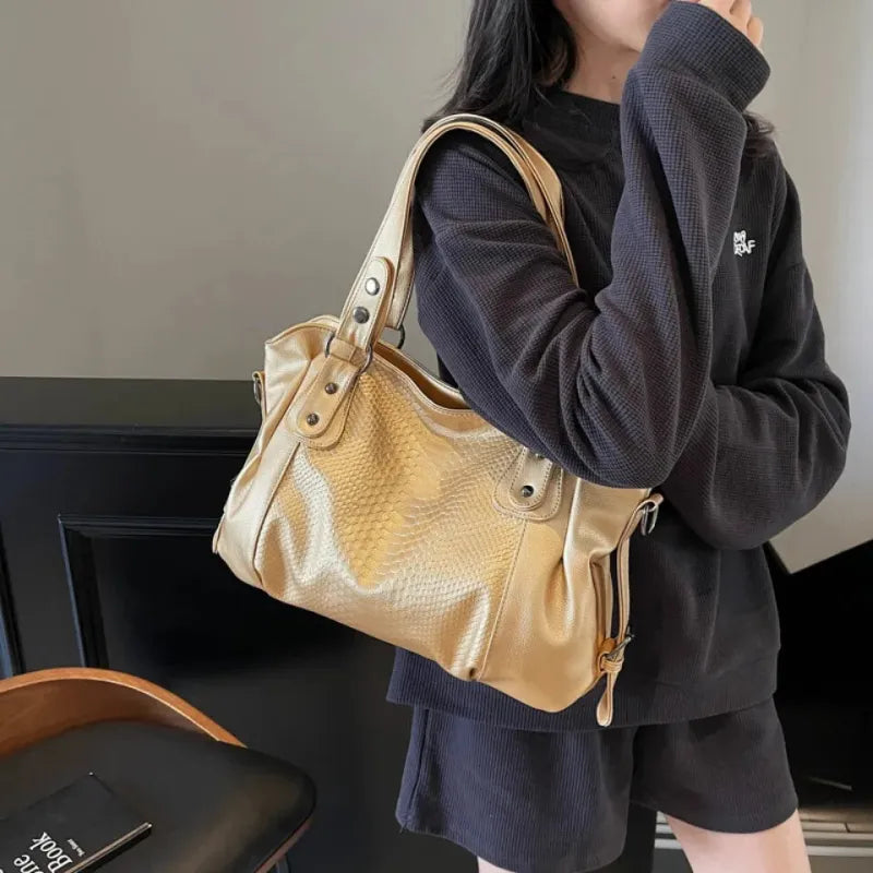 Grand sac à main bandoulière de cours imitation croco Manon