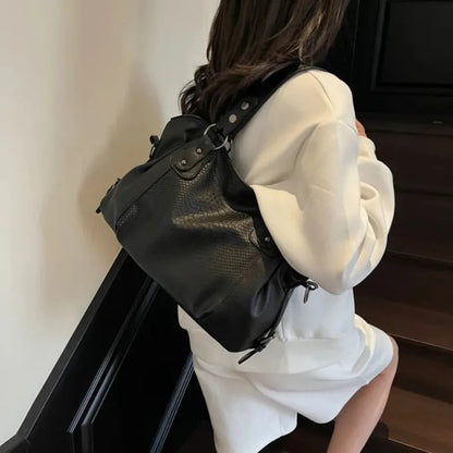 Grand sac à main bandoulière de cours imitation croco Manon