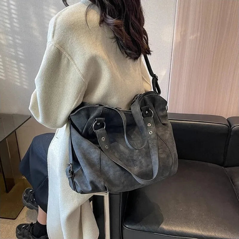 Grand sac à main bandoulière de cours rétro souple Mahé