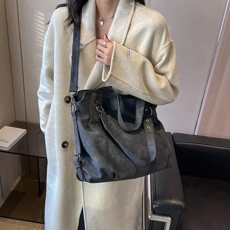 Grand sac à main bandoulière de cours rétro souple Mahé