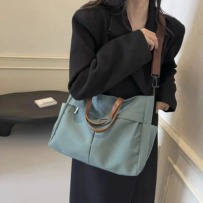 Grand sac à main cabas de cours multipoches à bandoulière en nylon Maëlys