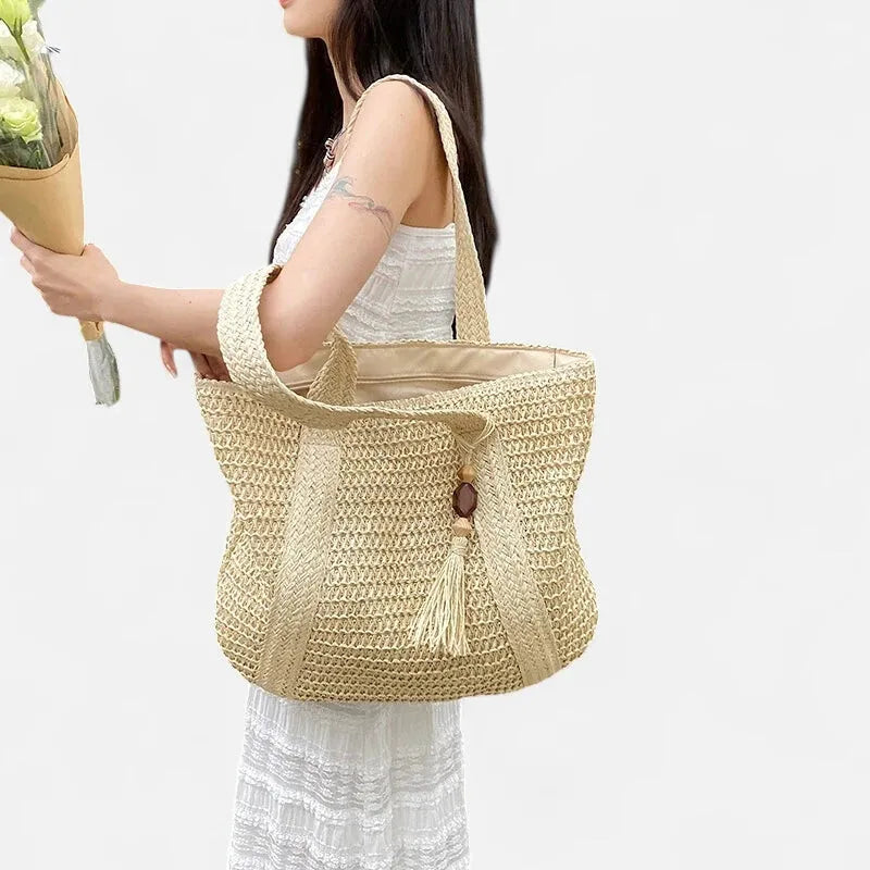 Grand sac à main cabas en paille avec pompon Naïma