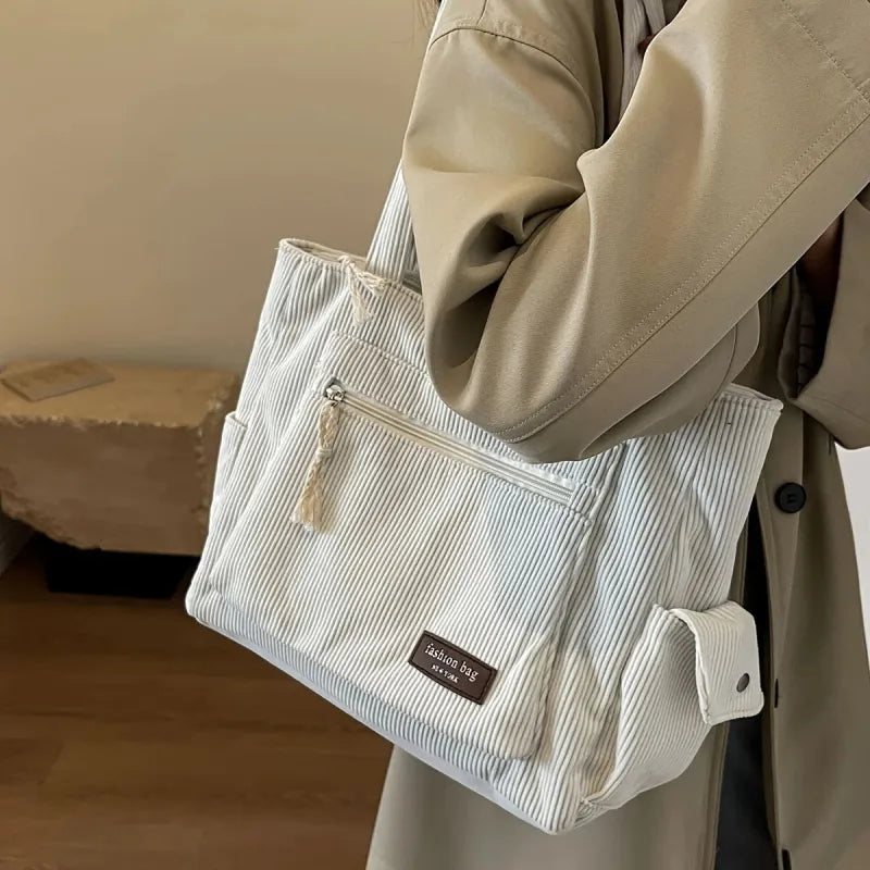 Grand sac à main cabas multipoches en velours Blandine