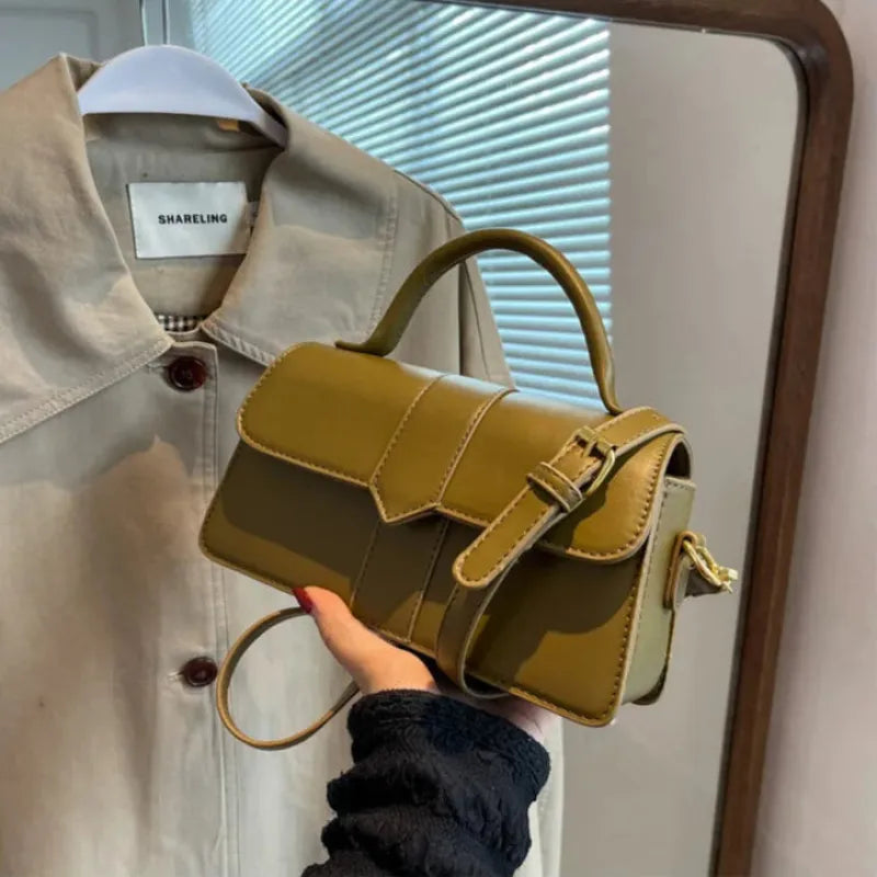 Petit sac à main bandoulière à rabat Amalia