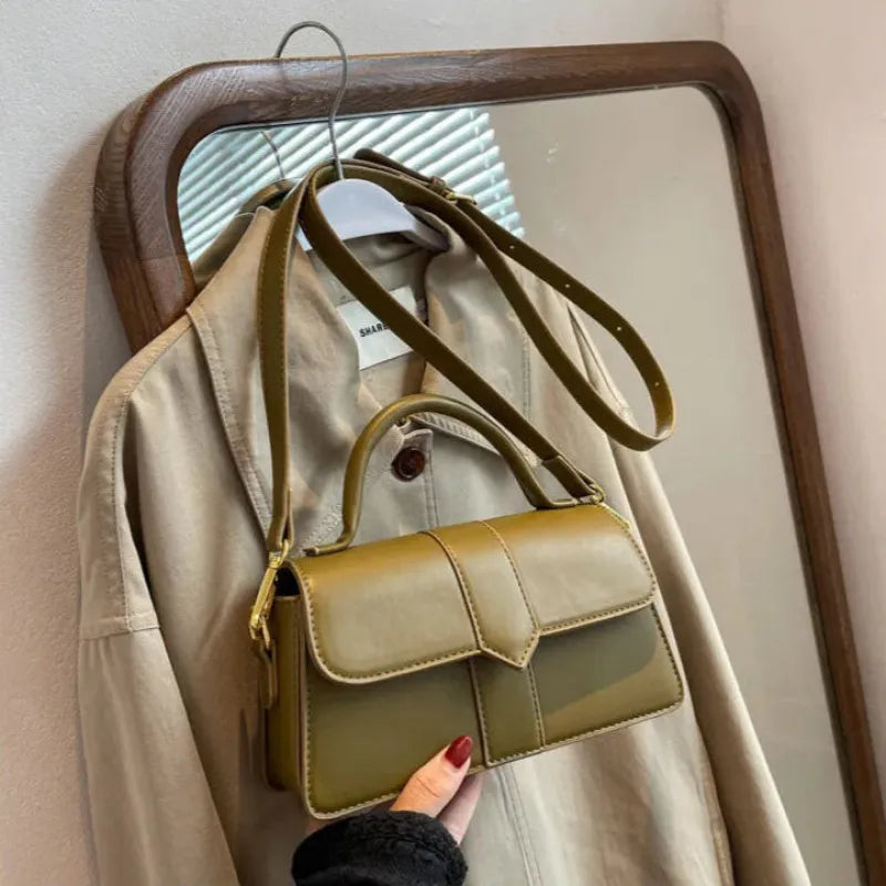 Petit sac à main bandoulière à rabat Amalia