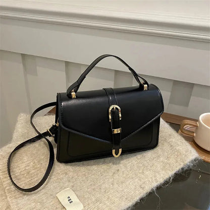 Petit sac à main bandoulière à rabat aux finitions doré Castille